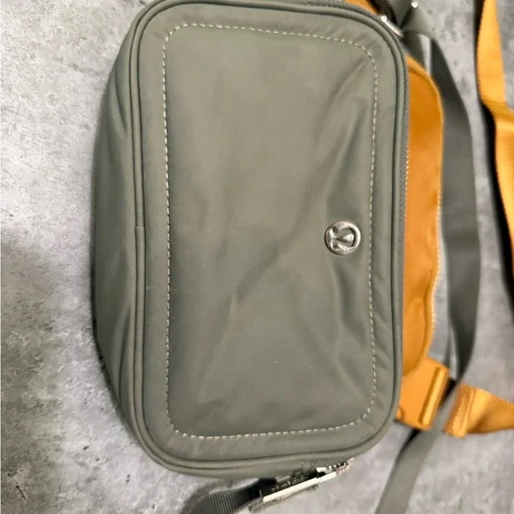 2 bags included! lululemon athletica Olive purse and camel Belt Bag - Picture 3 of 4